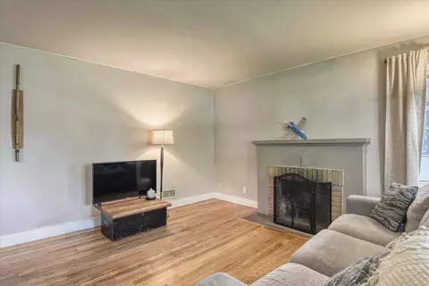 Living - 1026 E 39th Ave, Spokane, WA 99203 photo 2 of 7