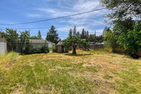 Exterior - 1026 E 39th Ave, Spokane, WA 99203 photo 3 of 14