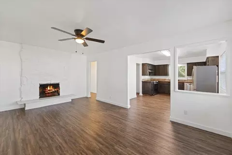 Living - 11524 E 4th Ave, Spokane Valley, WA 99206 photo 3 of 6
