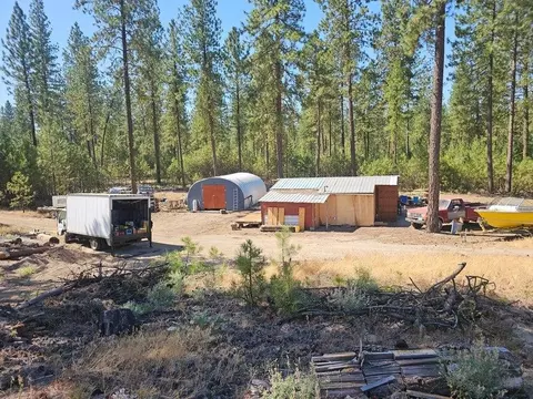 2296 C Eagle River Way, Kettle Falls, WA 99141