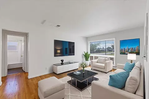 Living - 1127 Empire Ave, Spokane, WA 99207 photo 3 of 4