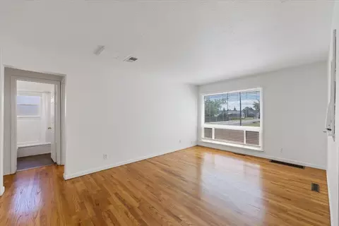Living - 1127 Empire Ave, Spokane, WA 99207 photo 2 of 4