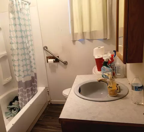 Bath - 2621 E Hoffman Ave, Spokane, WA 99207 photo 1 of 1