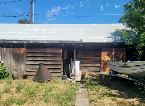Exterior - 2621 E Hoffman Ave, Spokane, WA 99207 photo 2 of 4
