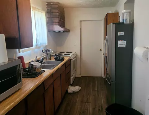 Kitchen - 2621 E Hoffman Ave, Spokane, WA 99207 photo 2 of 2