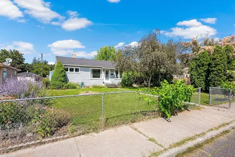 917 E Nebraska Ave, Spokane, WA 99208 photo 2