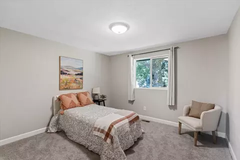 Bedroom - 15919 E Broad Ave, Spokane Valley, WA 99216 photo 1 of 3