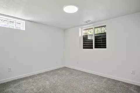 Bedroom - 17 E 34th Ave, Spokane, WA 99203 photo 4 of 5