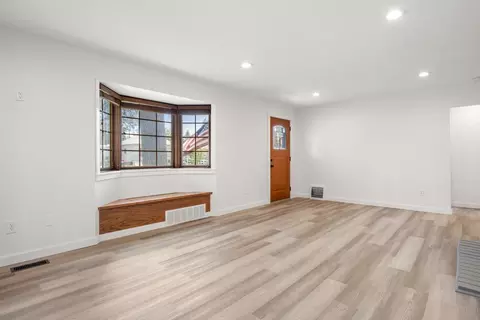 Living - 17 E 34th Ave, Spokane, WA 99203 photo 3 of 4