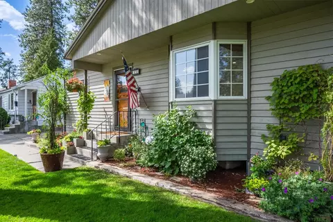 Exterior - 17 E 34th Ave, Spokane, WA 99203 photo 3 of 11