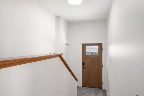 Entry Way - 17 E 34th Ave, Spokane, WA 99203 photo 4 of 6
