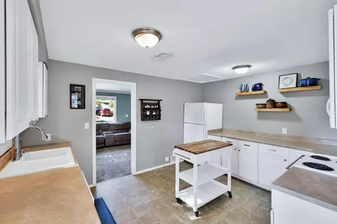 Kitchen - 2707 E 16th Ave, Spokane, WA 99223 photo 1 of 3