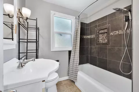 Bath - 2707 E 16th Ave, Spokane, WA 99223 photo 1 of 1