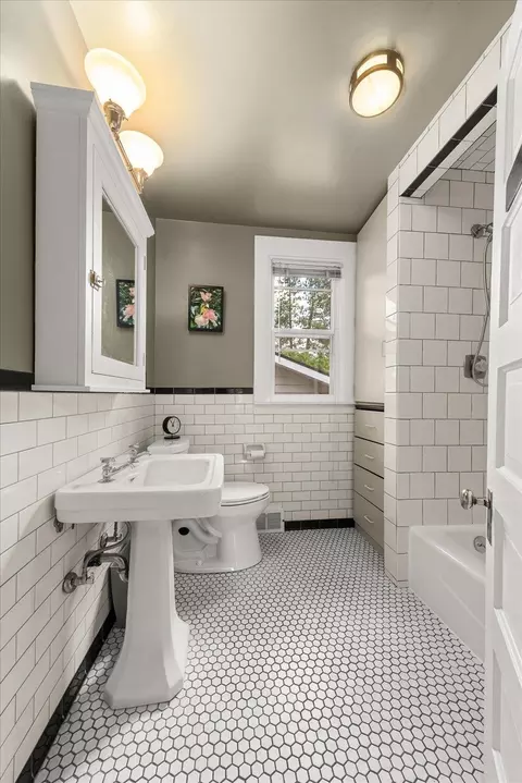 1011 E 26th Ave, Spokane, WA 99203 photo 34