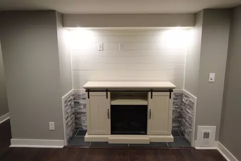 Living - 1024 E 15th Ave, Spokane, WA 99203 photo 4 of 5