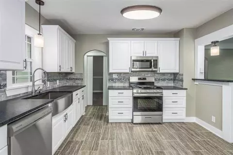 Kitchen - 1024 E 15th Ave, Spokane, WA 99203 photo 2 of 3