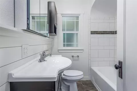 Bath - 1024 E 15th Ave, Spokane, WA 99203 photo 1 of 5