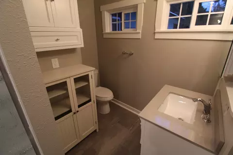 Bath - 1024 E 15th Ave, Spokane, WA 99203 photo 3 of 5
