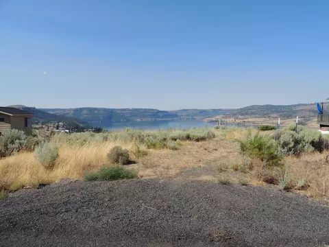 40905 Scenic Dr N, Seven Bays, WA 99122