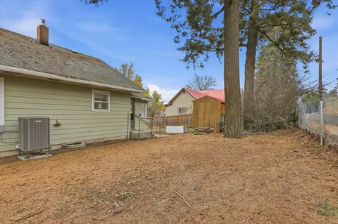 Exterior - 121 Eighth St, Rosalia, WA 99170 photo 4 of 10