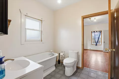 Bath - 121 Eighth St, Rosalia, WA 99170 photo 1 of 3