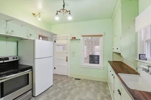 Kitchen - 121 Eighth St, Rosalia, WA 99170 photo 3 of 3