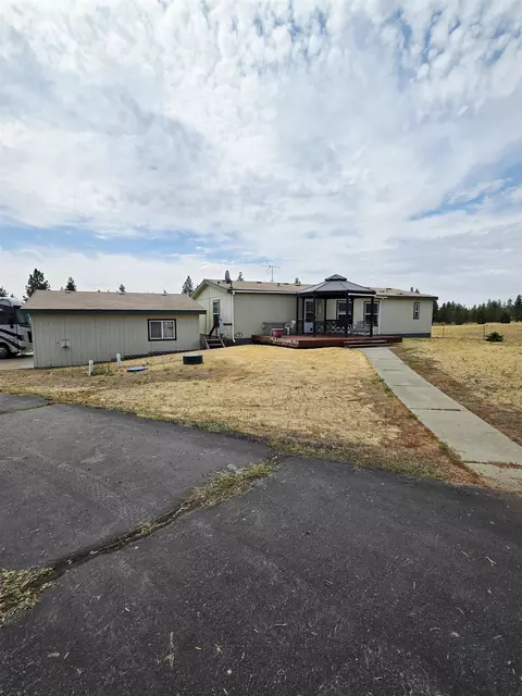 27210 W Cornwall Rd, Cheney, WA 99004