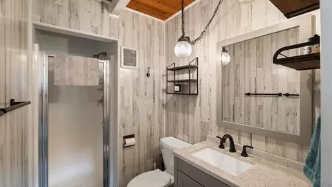 Bath - 291 Riverview Rd, Cusick, WA 99119 photo 1 of 2