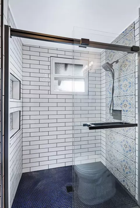 Bath - 972 E 10th Ave, Spokane, WA 99202 photo 6 of 6