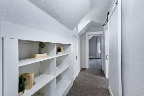 Entry Way - 972 E 10th Ave, Spokane, WA 99202 photo 1 of 2