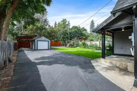 Exterior - 972 E 10th Ave, Spokane, WA 99202 photo 9 of 12