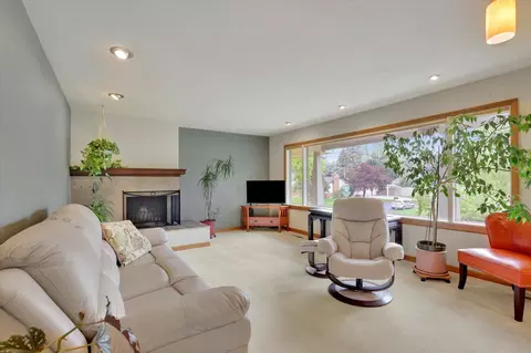 Living - 1606 E 36th Ave, Spokane, WA 99203 photo 1 of 4
