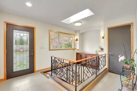 Entry Way - 1606 E 36th Ave, Spokane, WA 99203 photo 2 of 3