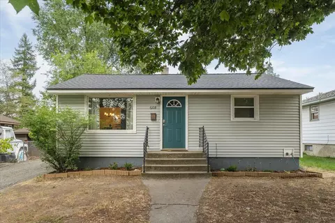 6108 N Maple St, Spokane, WA 99205
