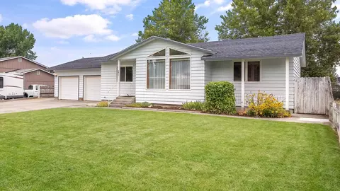 3411 E Pineglen Ave, Mead, WA 99021
