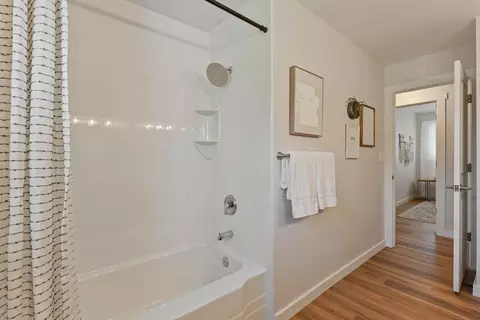 Bath - 4017 E Pratt Ave, Spokane, WA 99204 photo 2 of 4