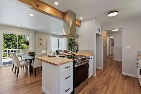 Kitchen - 4017 E Pratt Ave, Spokane, WA 99204 photo 3 of 4