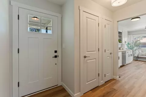 Entry Way - 4017 E Pratt Ave, Spokane, WA 99204 photo 1 of 2