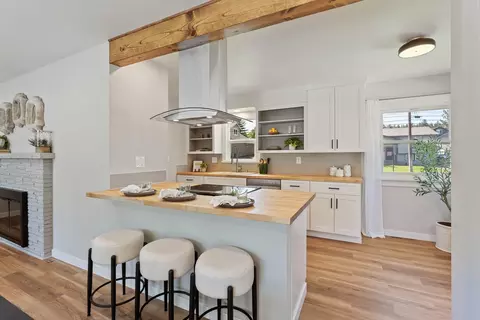 Kitchen - 4017 E Pratt Ave, Spokane, WA 99204 photo 4 of 4