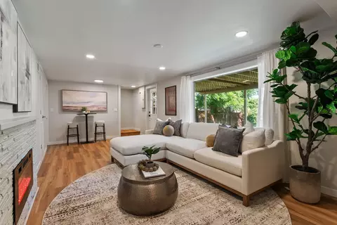 Living - 4017 E Pratt Ave, Spokane, WA 99204 photo 5 of 6