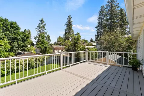 Exterior - 4017 E Pratt Ave, Spokane, WA 99204 photo 4 of 11