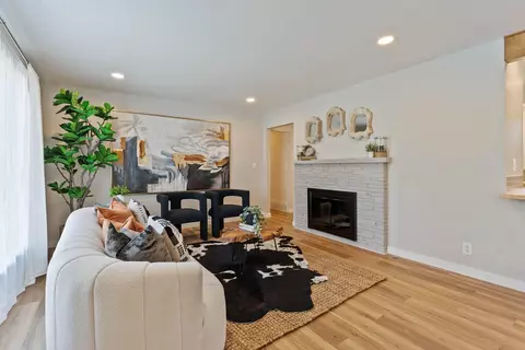 Living - 4017 E Pratt Ave, Spokane, WA 99204 photo 2 of 6