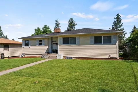 Exterior - 4017 E Pratt Ave, Spokane, WA 99204 photo 3 of 11