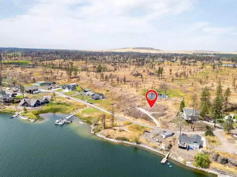 9910 S Lakehurst Dr, Medical Lake, WA 99022