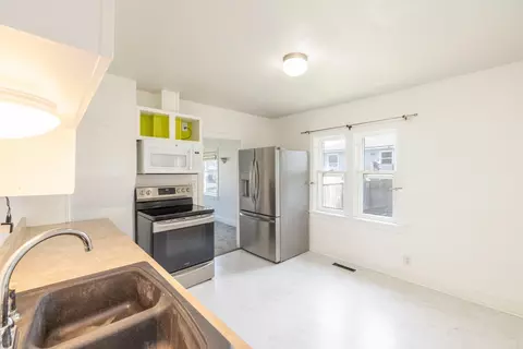 Kitchen - 1638 E Joseph Ave, Spokane, WA 99208 photo 2 of 3