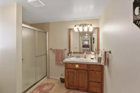 Bath - 13515 E 7th Ave, Spokane Valley, WA 99216 photo 1 of 2