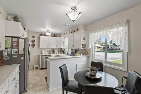 Kitchen - 13515 E 7th Ave, Spokane Valley, WA 99216 photo 2 of 3