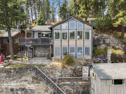 13212 N Peninsula Dr, Newman Lake, WA 99025