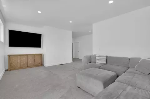 Living - 20209 E 10 Th Ct, Spokane Valley, WA 99016 photo 2 of 2