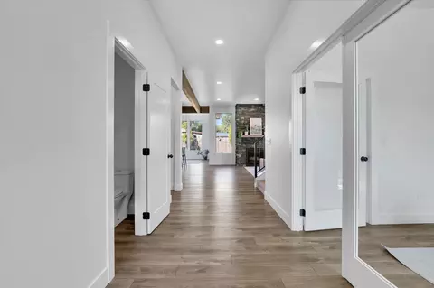 Entry Way - 20209 E 10 Th Ct, Spokane Valley, WA 99016 photo 1 of 4